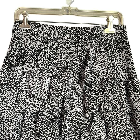 3 for $30! Mexx patterned flowy mini skirt. Size 4 - Picture 2 of 8